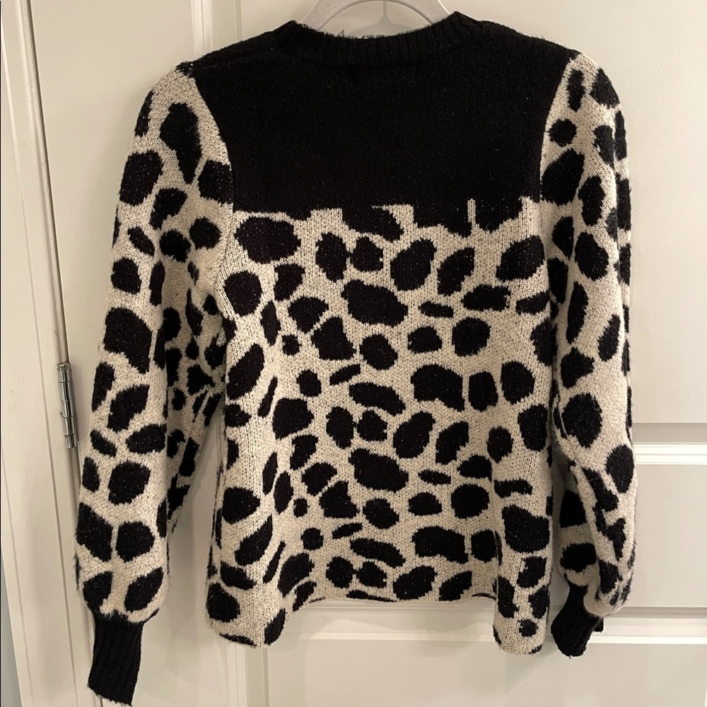 Black and White Leopard Print Sweater - Picture 2 of 4